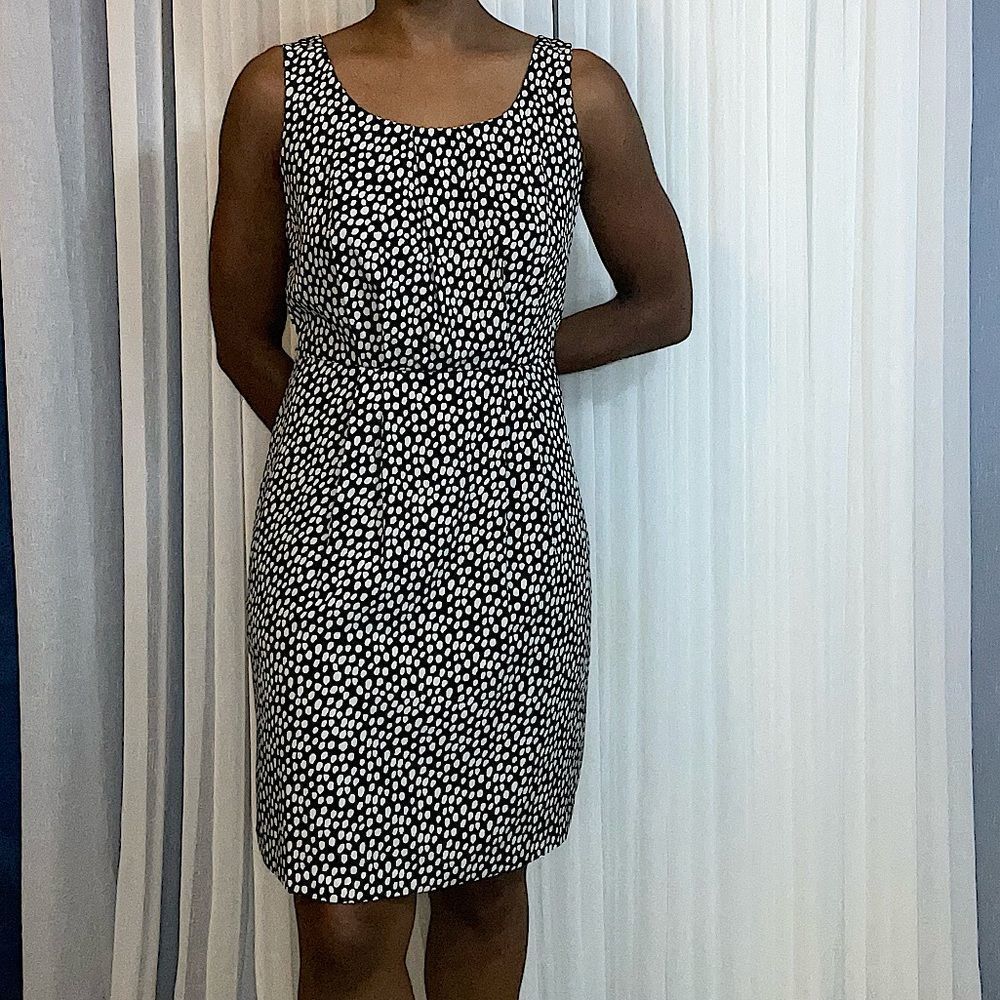 Ann Taylor LOFT Dress Size 4 Black and white polka dots sleeveless pockets